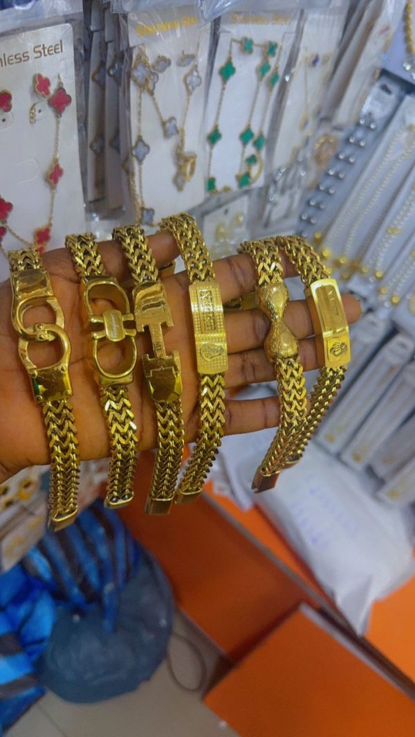 Bracelet
