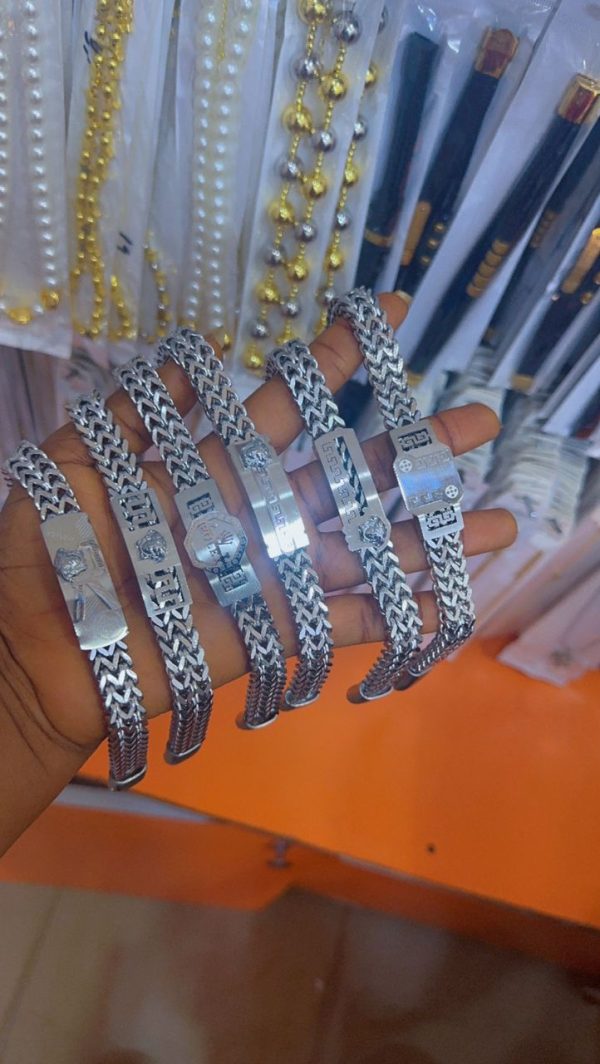 Bracelet
